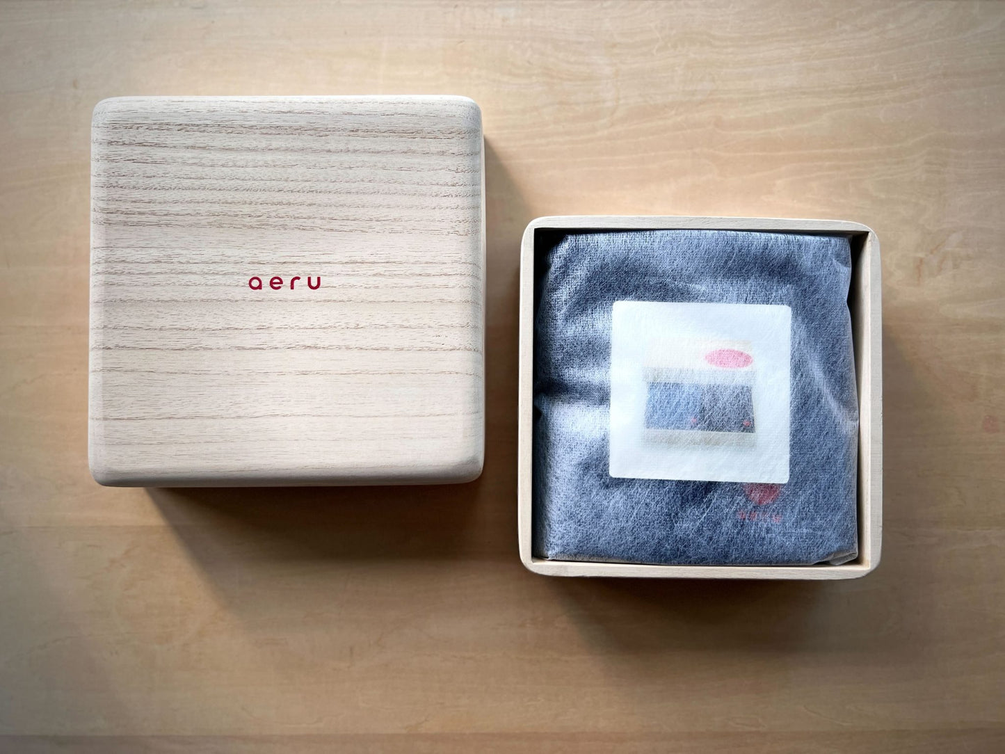 徳島県から 本藍染の フェイスタオル