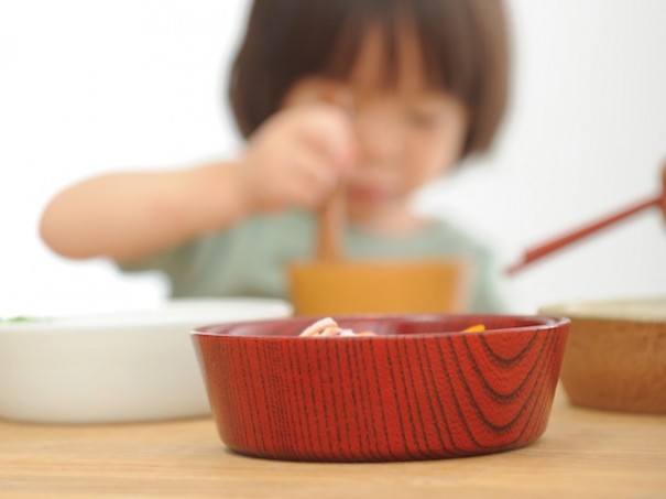 石川県から 山中漆器の こぼしにくい器