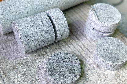 香川県から 庵治石の はじめての箸置き