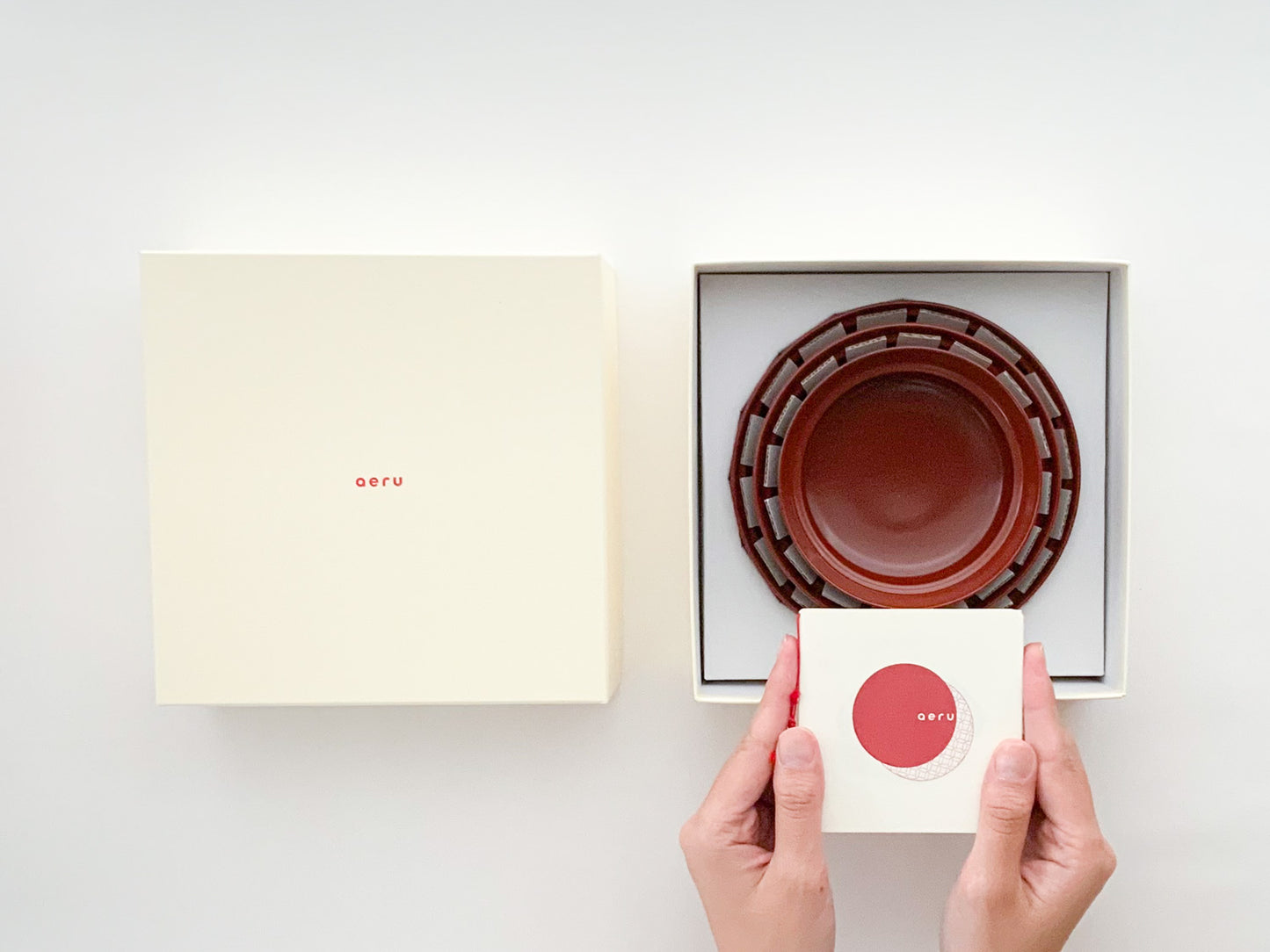 秋田県から 川連漆器花塗りの こぼしにくい器