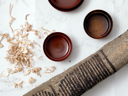 秋田県から 川連漆器花塗りの こぼしにくい器