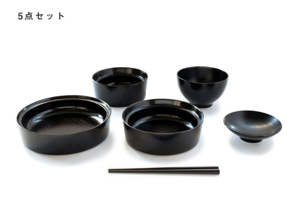 離乳食でも大活躍！漆塗りのお食い初めセット