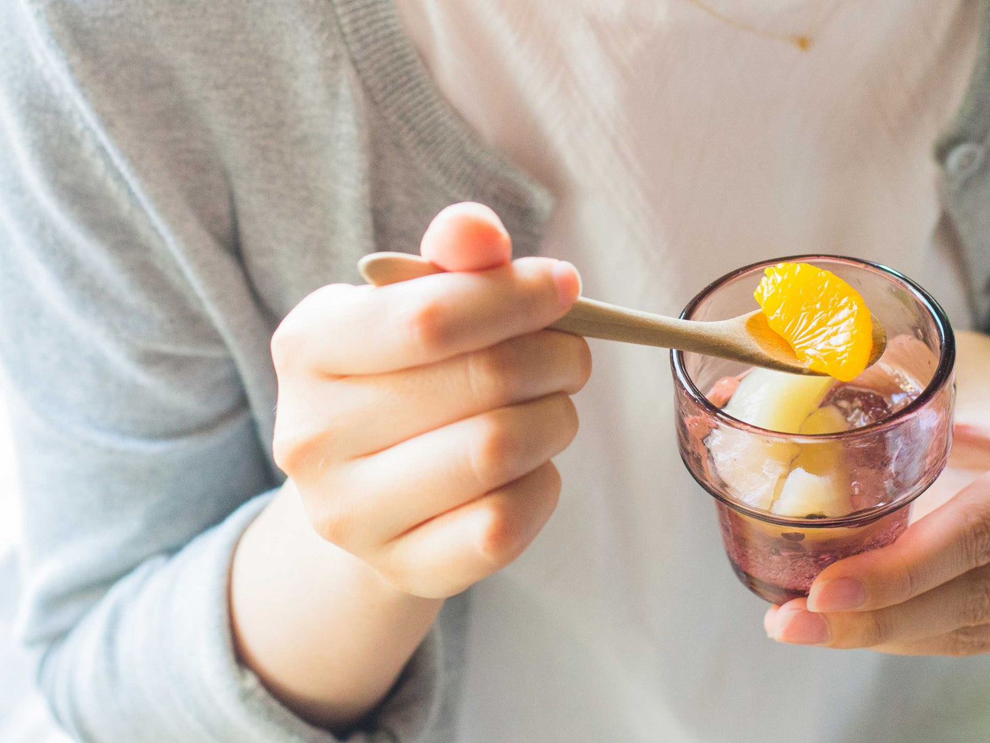 沖縄県から 琉球ガラスの こぼしにくいコップ