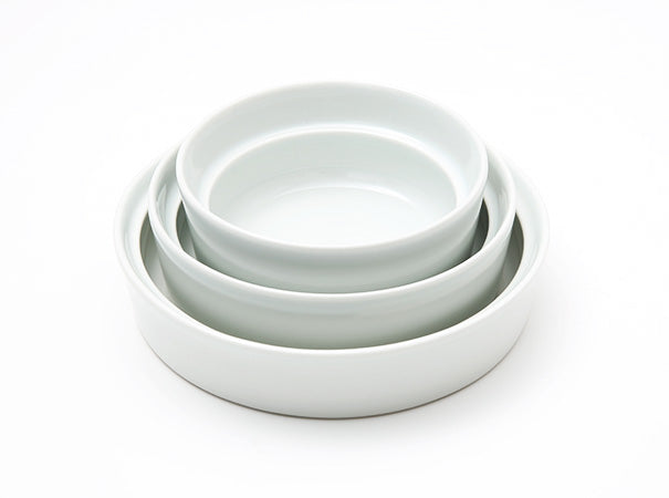 愛媛県から 砥部焼の こぼしにくい器